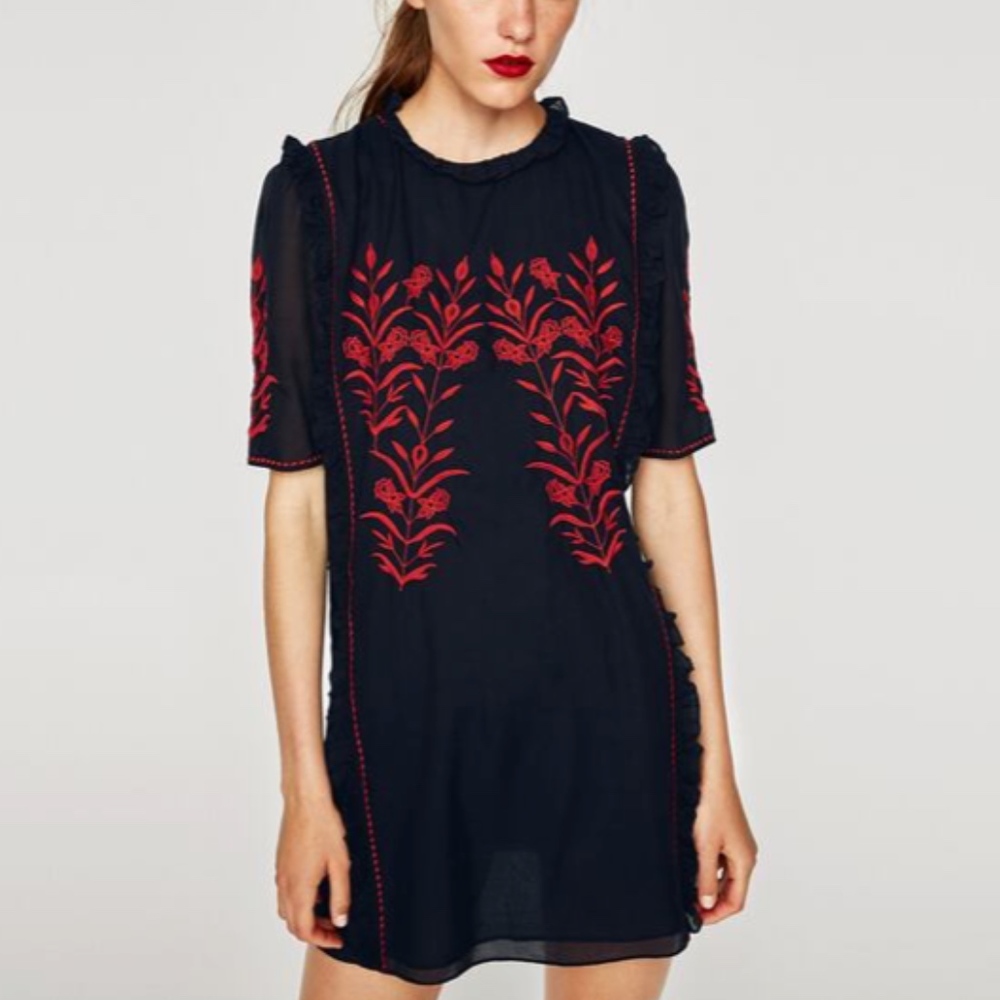 Zara Women Dress embroidered size S Small